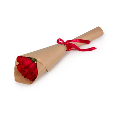 Букет из 7 красных роз в крафтовой упаковке Букет из 7 красных роз в крафтовой упаковке