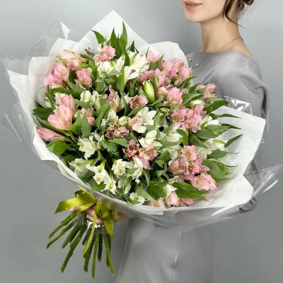 Букет «Гармония» – нежное сочетание белых и розовых альстромерий Самара Самарская область Букет «Гармония» – нежное сочетание белых и розовых альстромерий Самара Самарская область