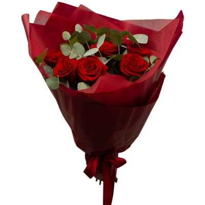 Букет из 9 красных роз с эвкалиптом – классика любви и нежности Самара Самарская область