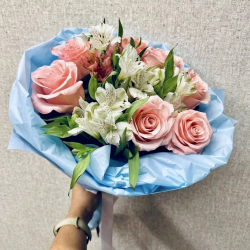 Букет «Фреш» – нежность розовых роз и белых альстромерий Самара Самарская область Букет «Фреш» – нежность розовых роз и белых альстромерий Самара Самарская область