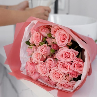 Букет из 9 розовых кустовых роз – нежность в каждом лепестке Самара Самарская область Букет из 9 розовых кустовых роз – нежность в каждом лепестке Самара Самарская область